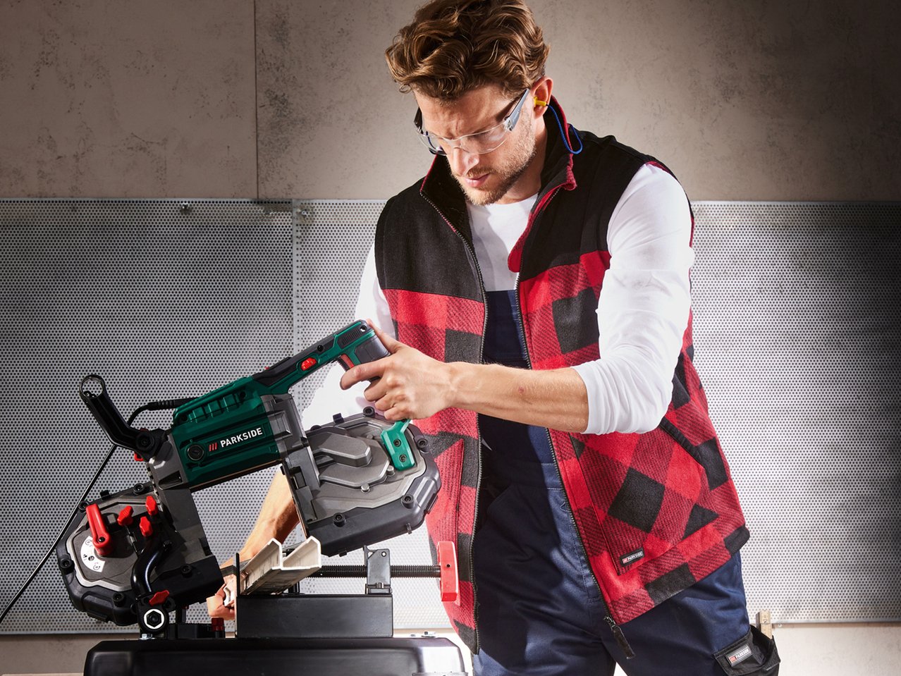 Occhiali o sovraocchiali protettivi