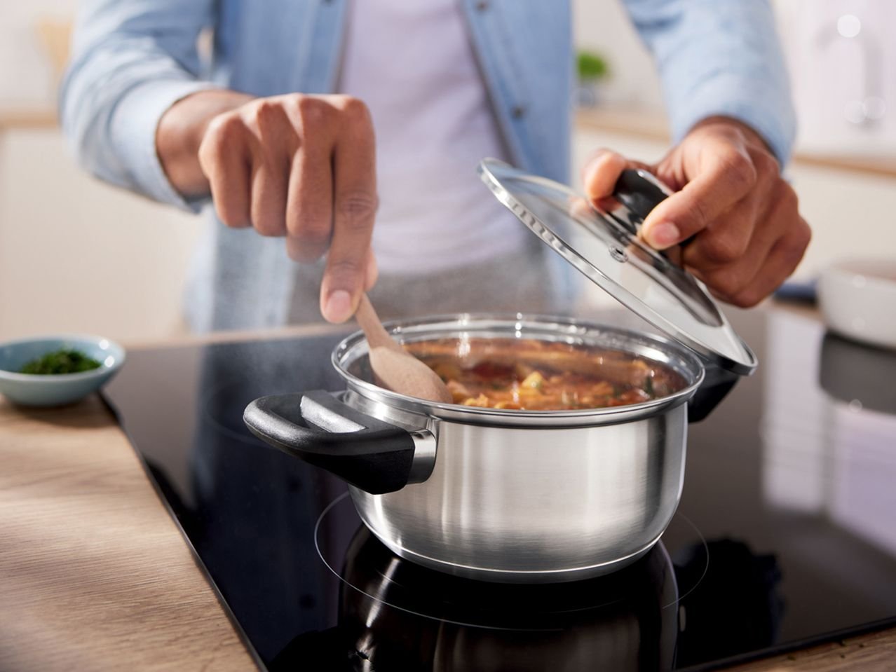 Pentola con coperchio in vetro