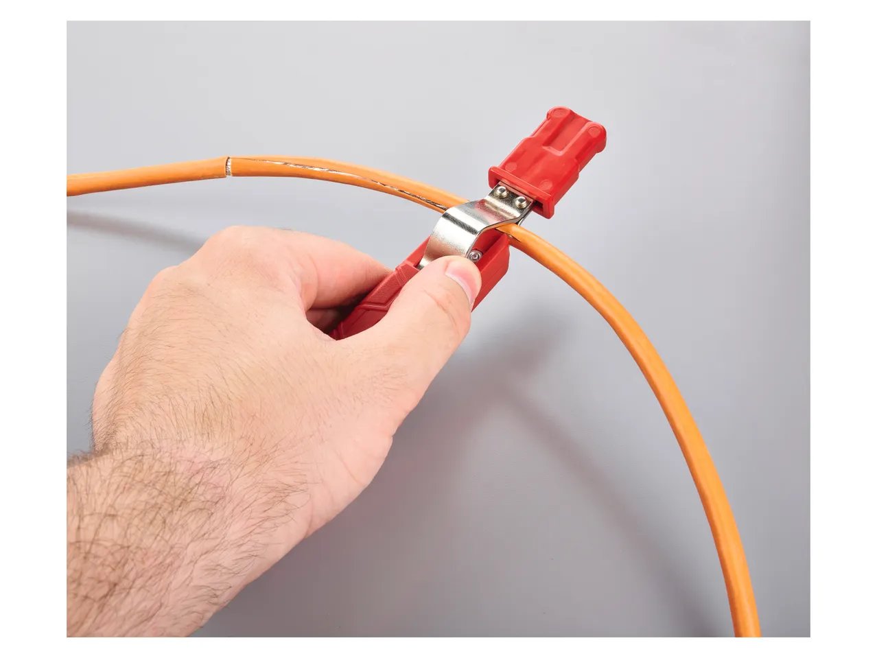 Tronchese, spelafili o utensile per terminale LSA