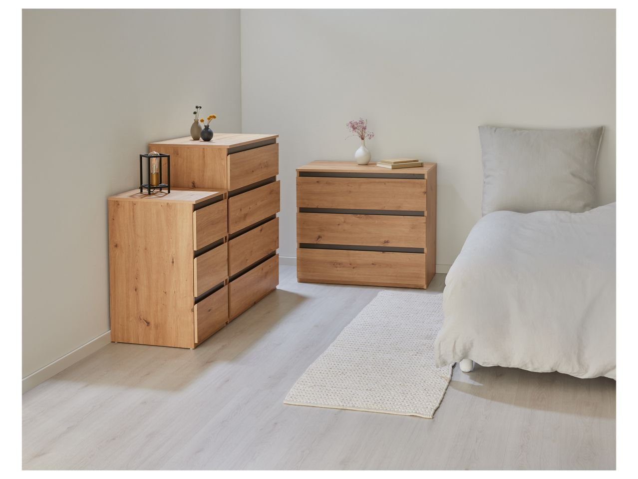 Mobile stretto con 3 cassetti