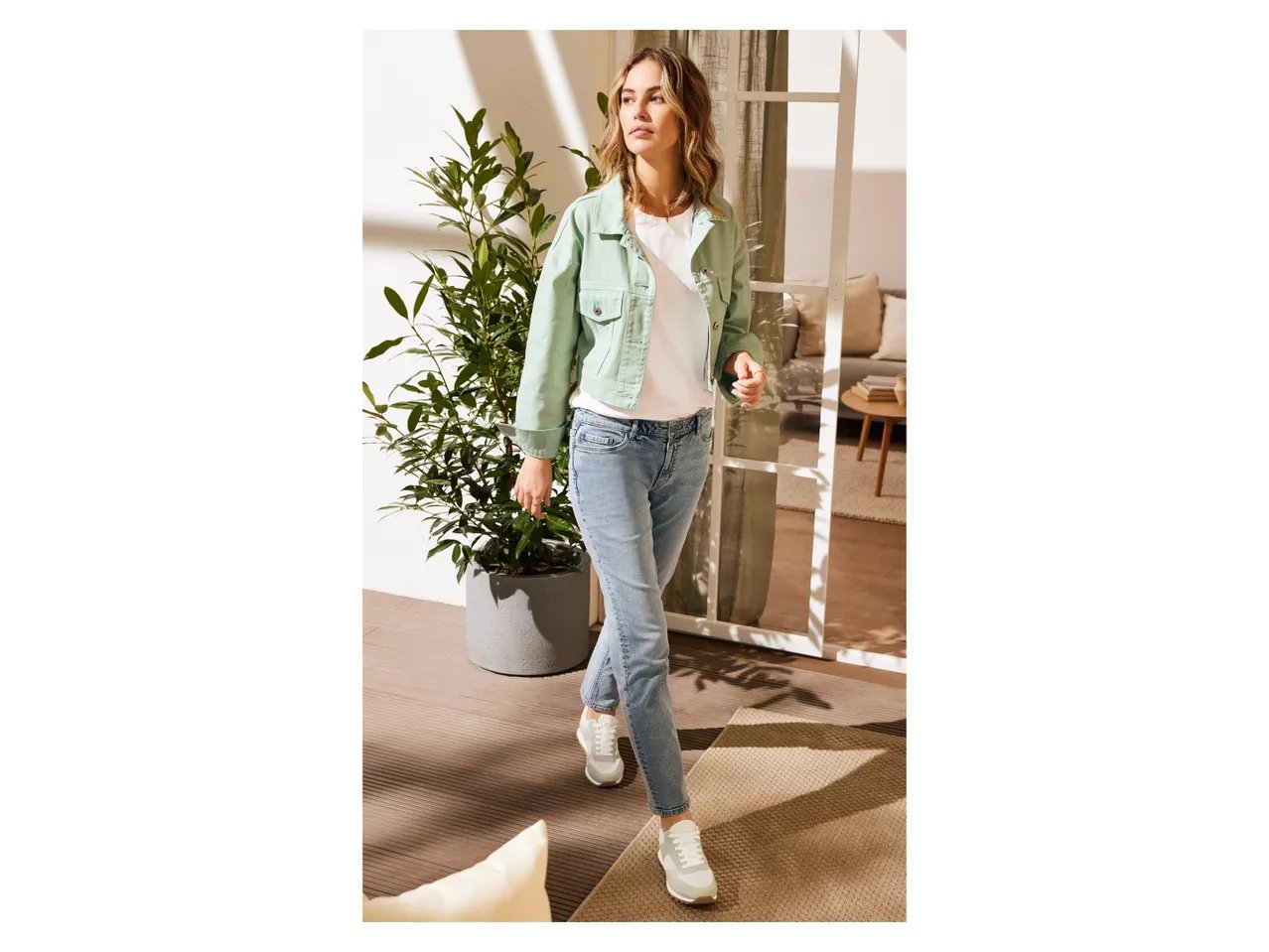 Giubbino in jeans da donna