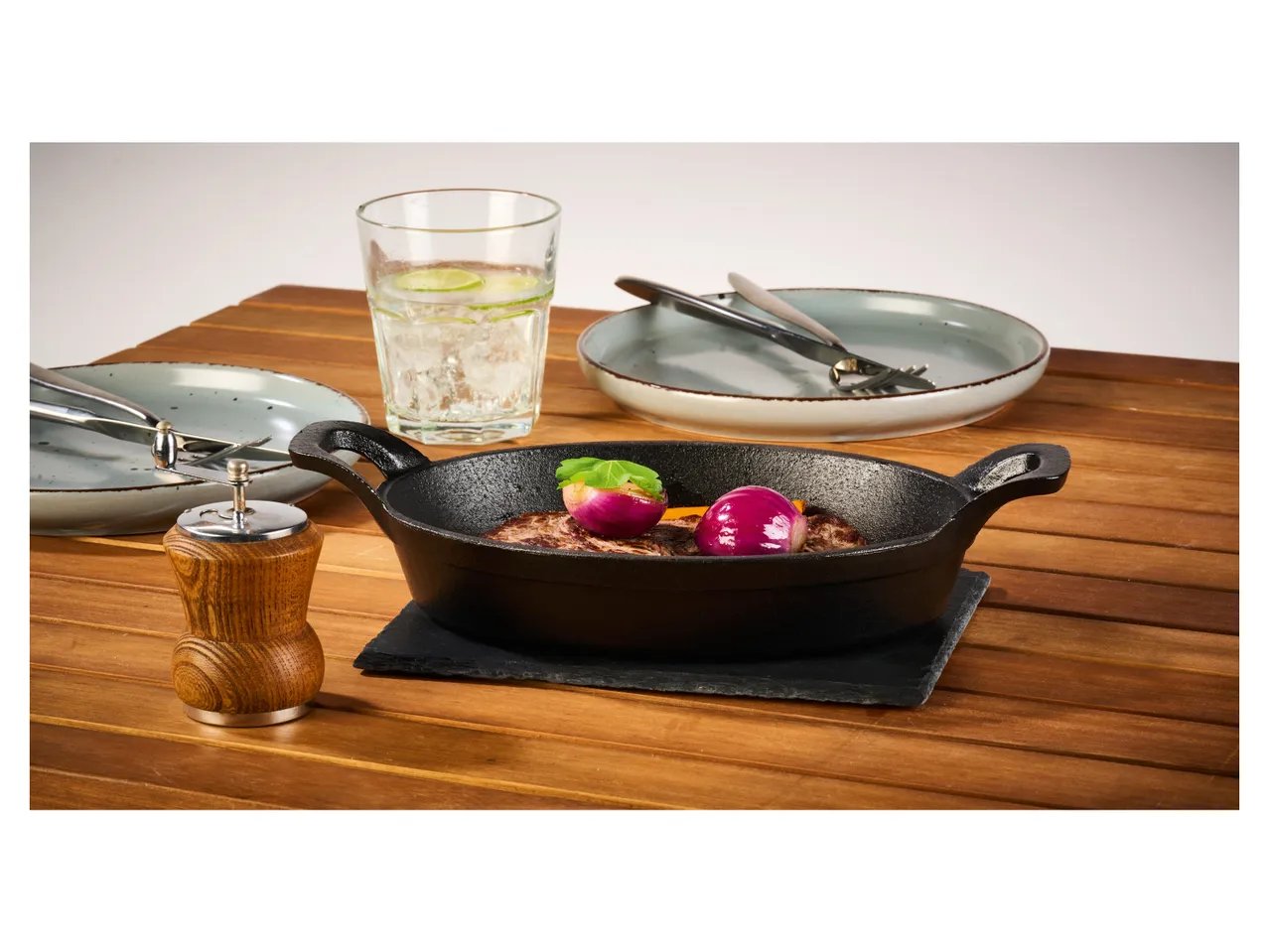 Piastra in ghisa da grigliata con piatto in ardesia