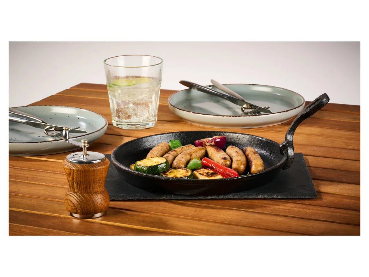Piastra in ghisa da grigliata con piatto in ardesia
