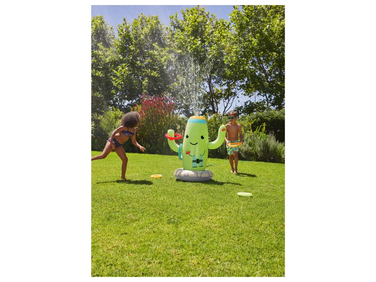 Gioco gonfiabile con spruzzatore d'acqua