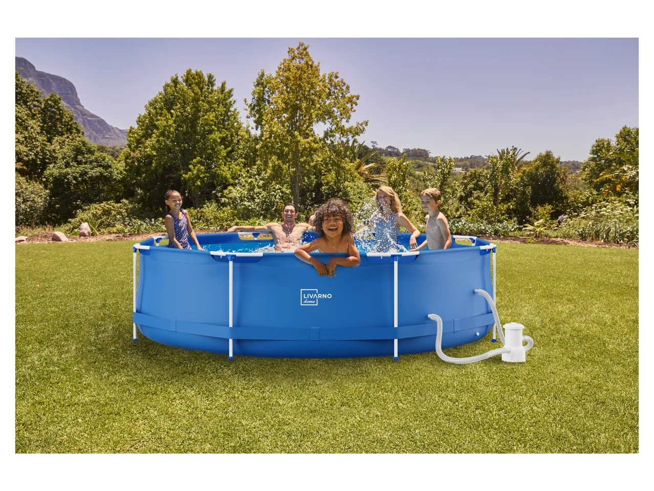 Piscina con struttura in metallo con pompa a filtro inclusa
