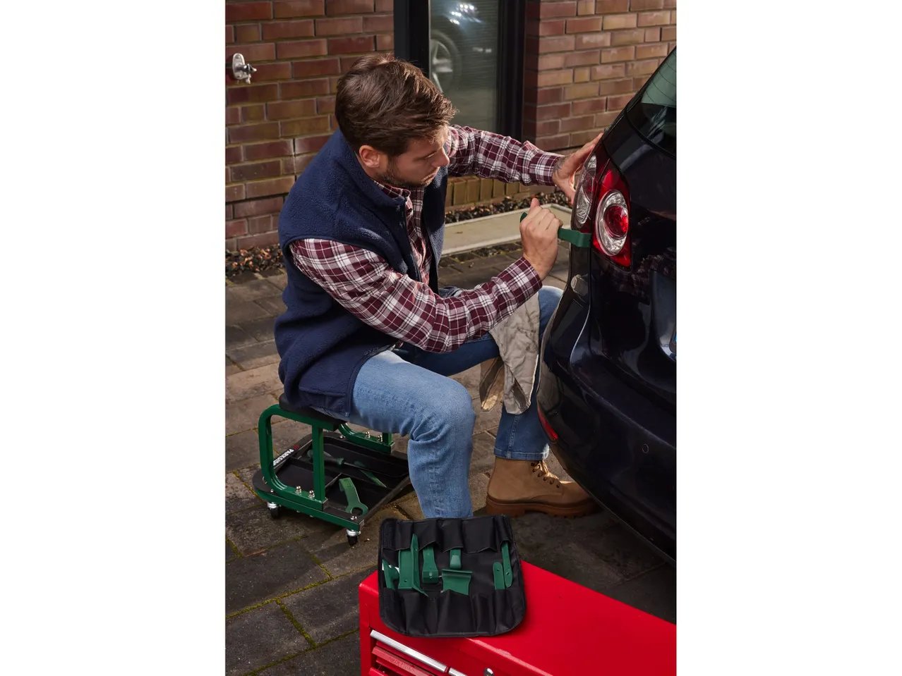 Sgabello con rotelle