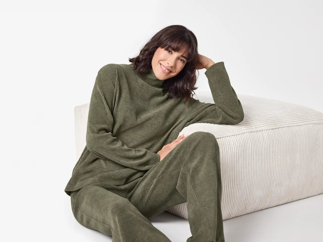 Pullover in velluto da donna