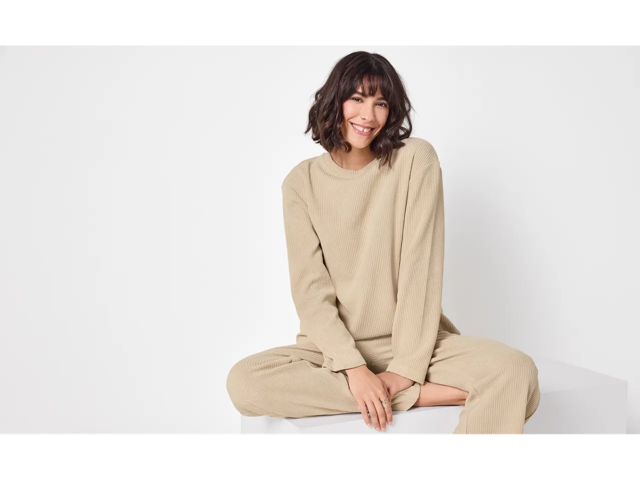 Pullover in velluto da donna