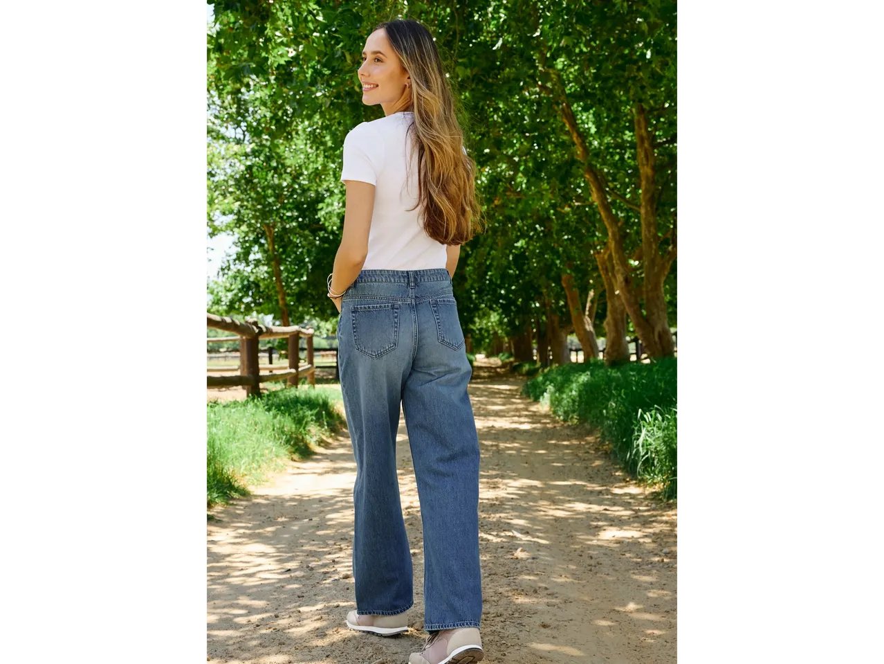 Jeans a zampa da donna o jeans “slim fit” da uomo