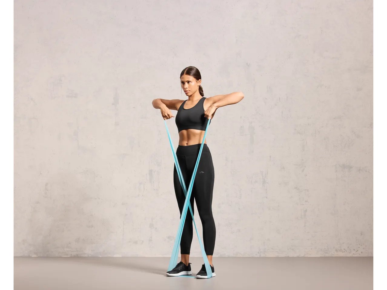 Set manubri da 1 kg, polsiere, estensore, attrezzo per addominali o set fasce elastiche, 4 pezzi