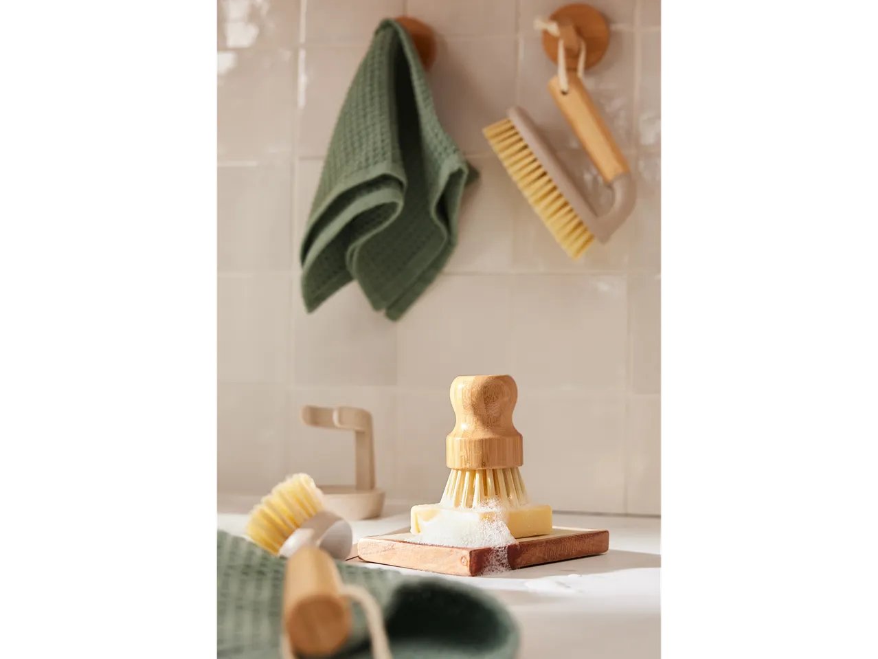 Spazzola per pulizia per stoviglie o per bottiglie