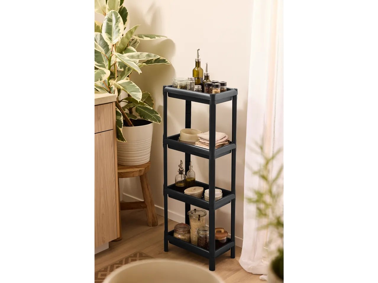 Scaffale con 3 o 4 ripiani