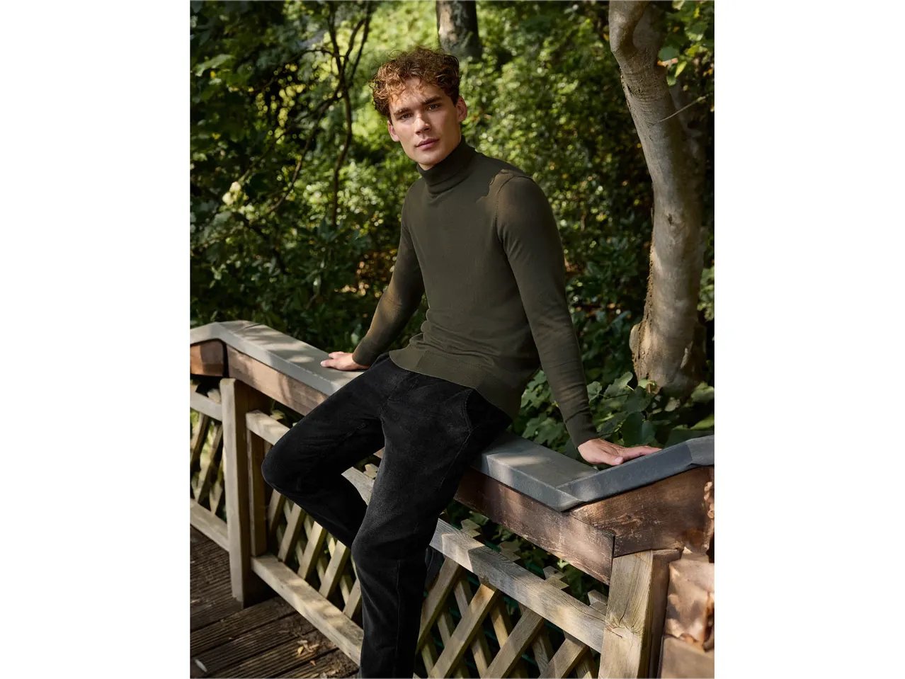 Pantaloni in velluto da uomo