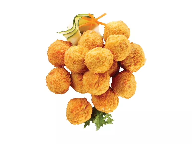 Polpettine di filetto di pollo con riso, carote e zucchine