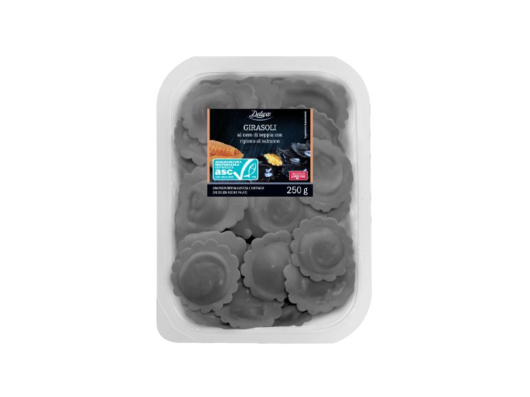 Girasoli al nero di seppia con ripieno al salmone