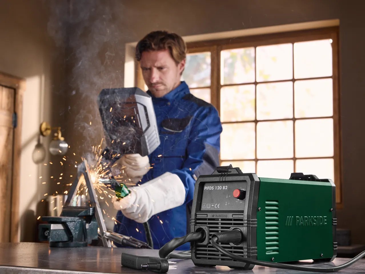 Saldatrice elettrica a filo