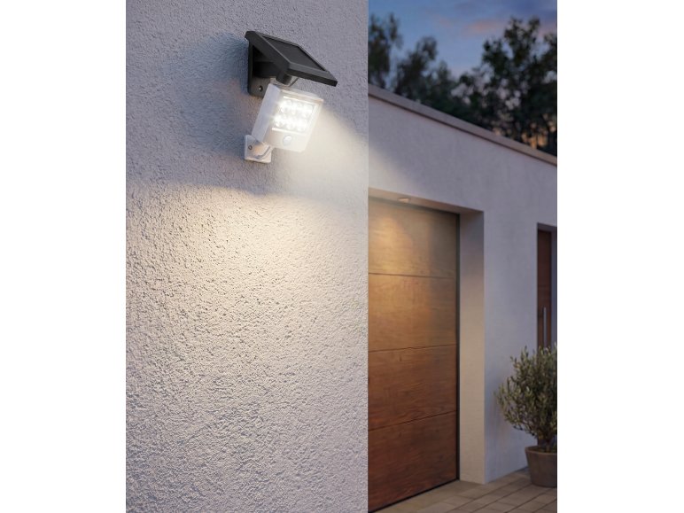 Faro LED ad energia solare con sensore di movimento