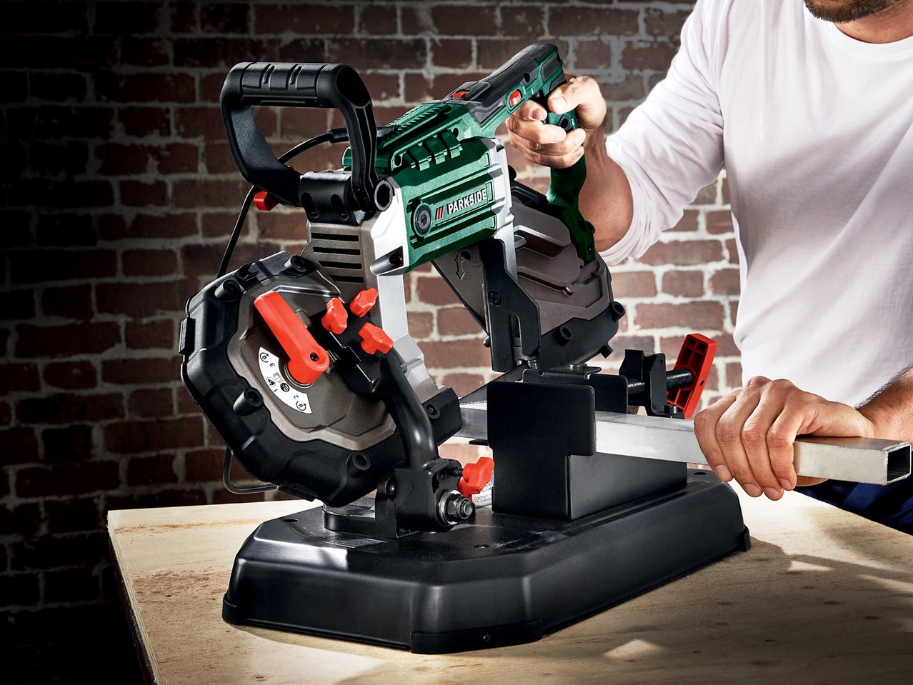 Sega a nastro per metallo