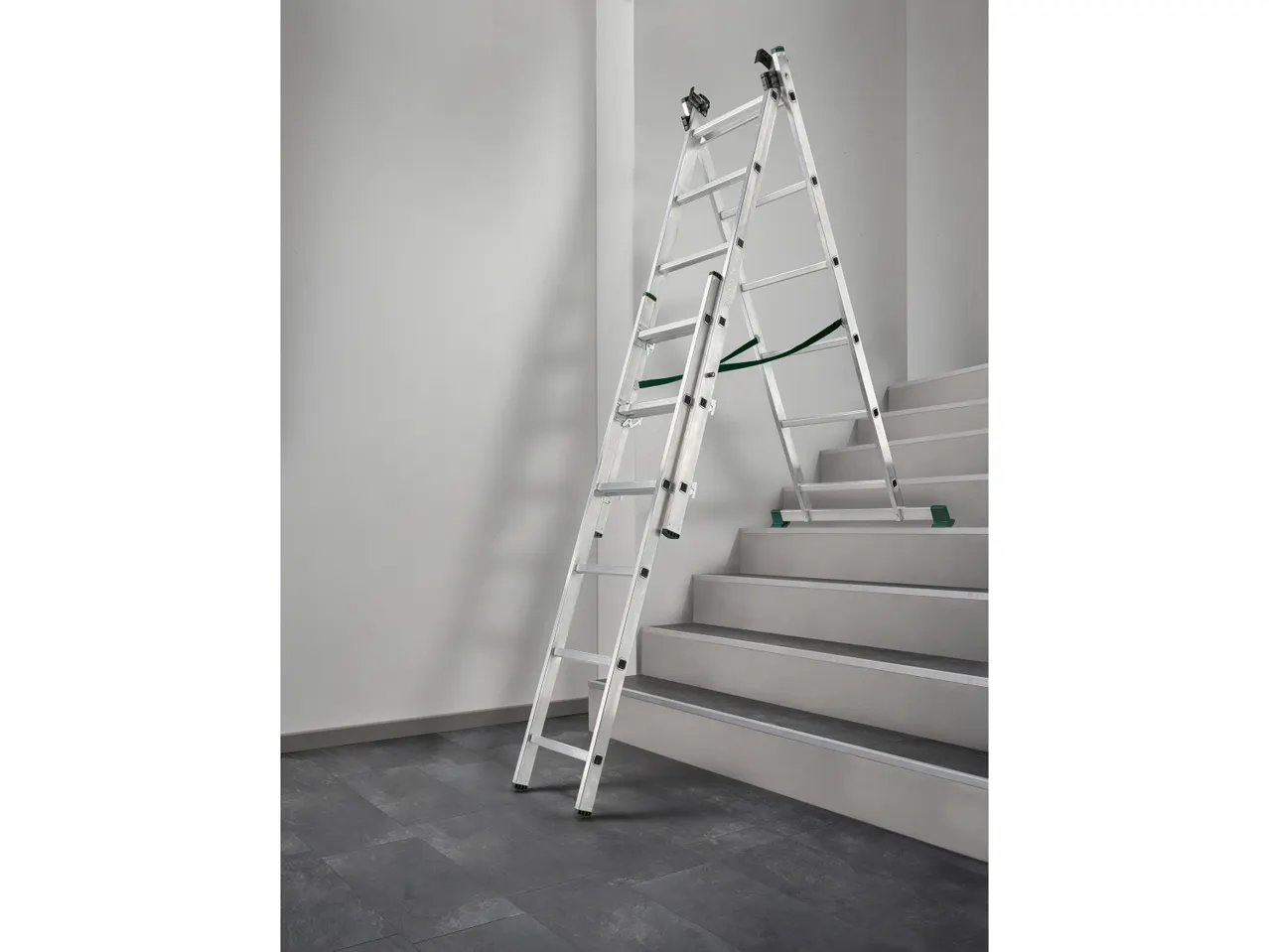 Scala pieghevole multifunzione