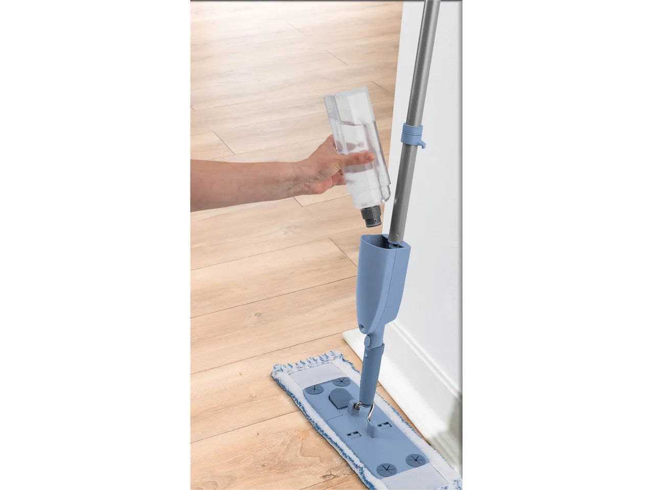 Lavapavimenti con spruzzatore