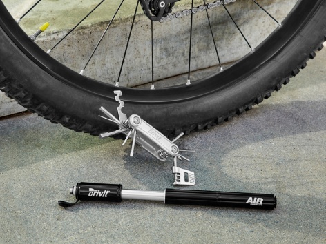 Mini pompa o attrezzo per bici