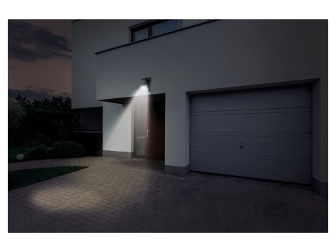 Faro LED ad energia solare con sensore di movimento