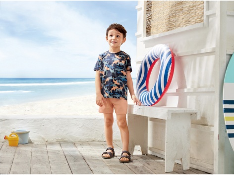 Completo t-shirt e pantaloncini da bambino