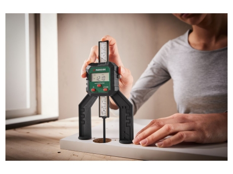 Misuratore digitale di pendenza o profondità