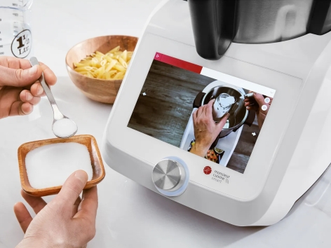 Robot da cucina multifunzione “Monsieur Cuisine Smart”
