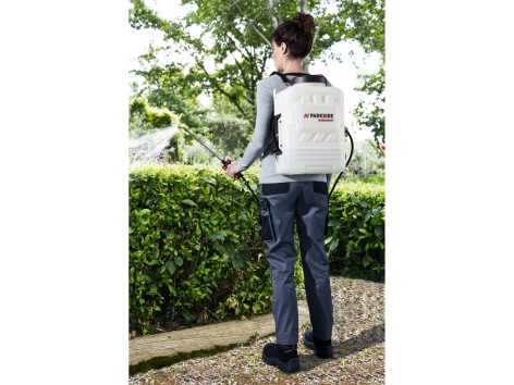 Spruzzatore a pressione ricaricabile