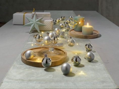 Catena luminosa LED con palline natalizie