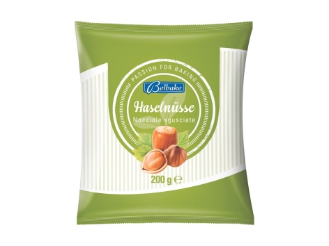 Nocciole intere sgusciate