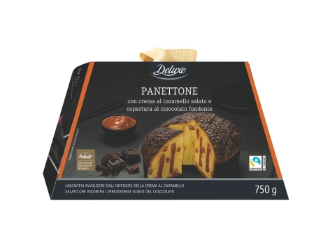 Panettone con crema al caramello salato e ricoperto di cioccolato