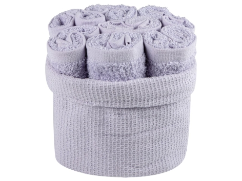 Asciugamano con cestino decorativo