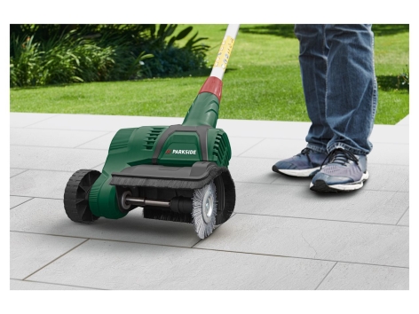 Spazzola ricaricabile per superfici