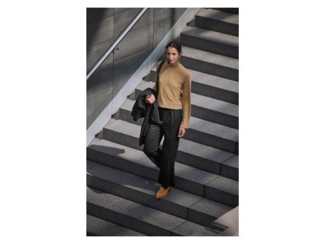 Pantaloni ampi da donna