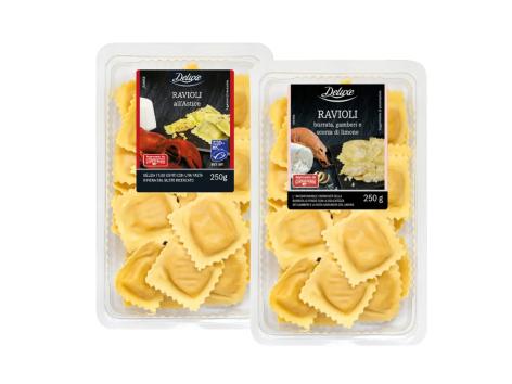 Ravioli all'astice o con burrata, gamberi e scorza di limone
