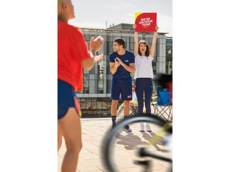 T-shirt sportiva da uomo e da donna