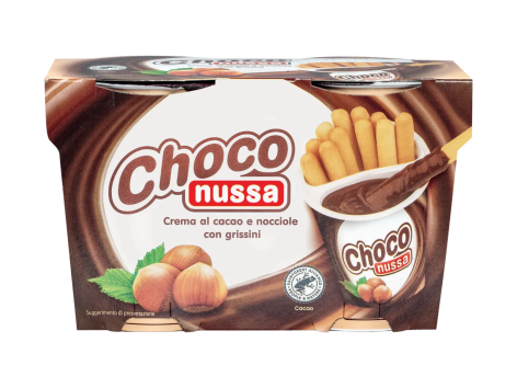 Crema al cacao e nocciole con grissini