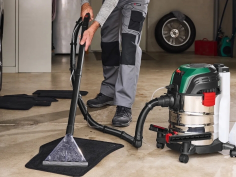 Aspirapolvere lavapavimenti con funzione spruzzante