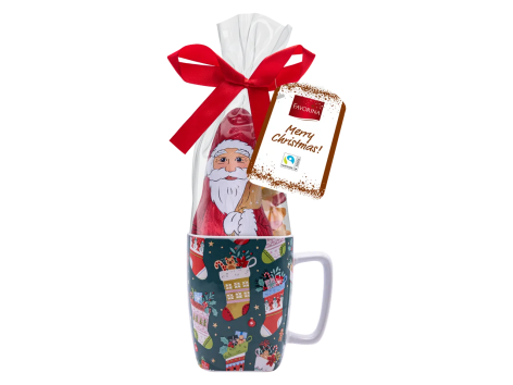 Tazza di Natale con cioccolato e caramelle