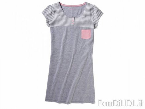 Pigiama o camicia (Camera da letto)