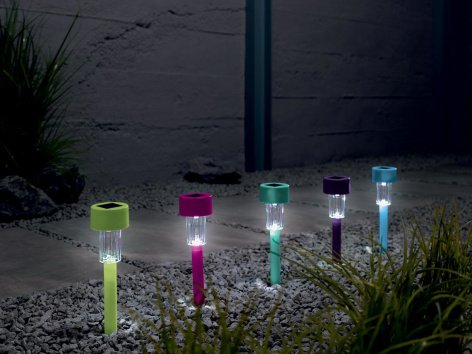 Lampada LED ad energia solare con picchetto