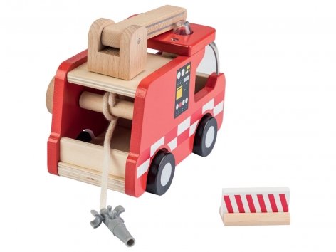 Veicolo in legno con personaggi
