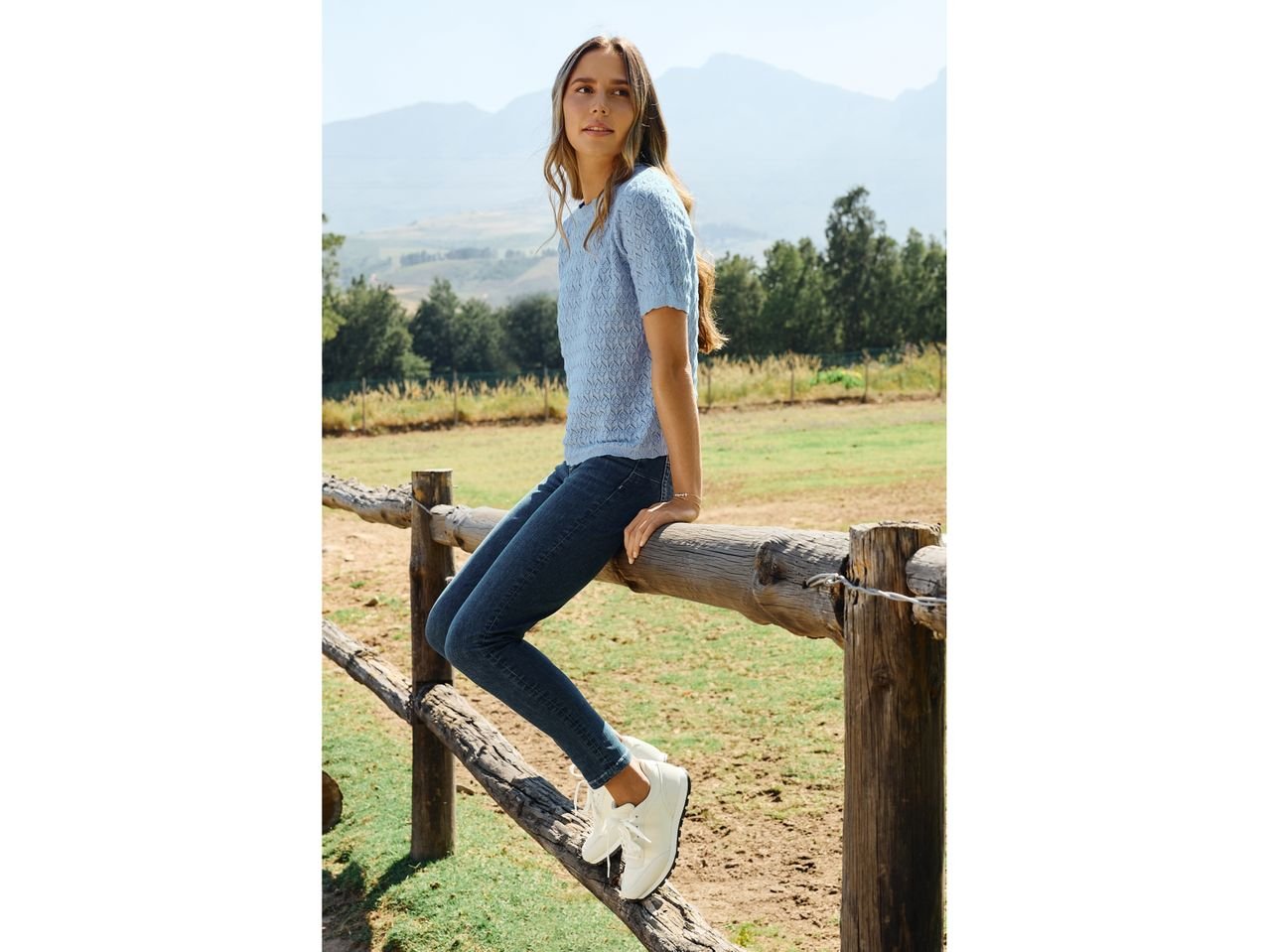 Pullover traforato a mezza manica da donna